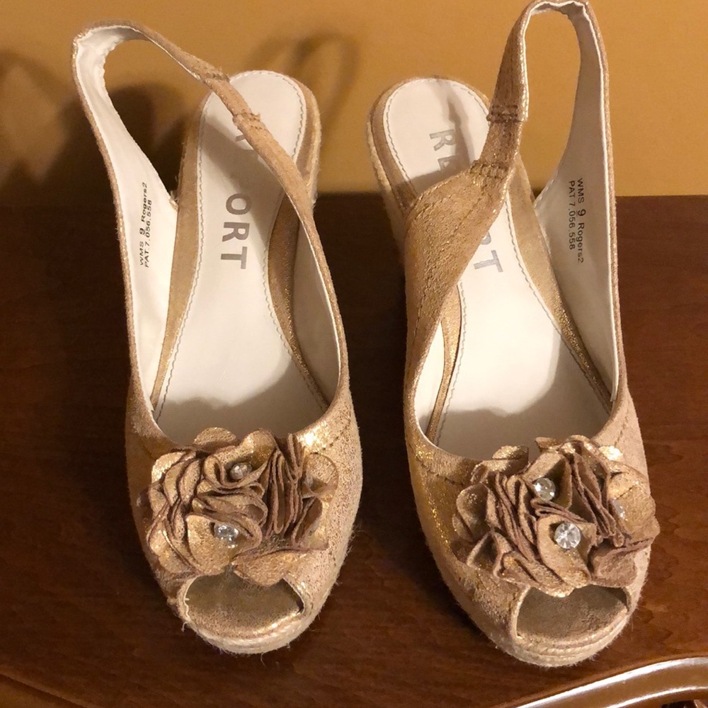 Gold sandal wedges